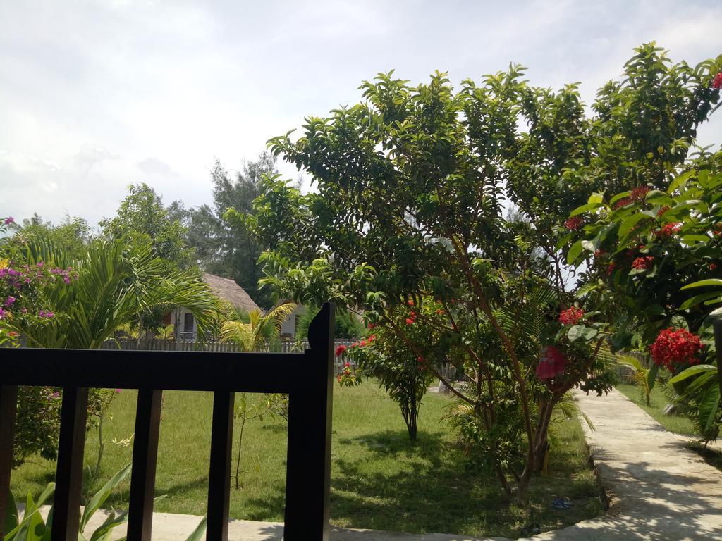 Rose Bungalow Hotel Pemenang Buitenkant foto