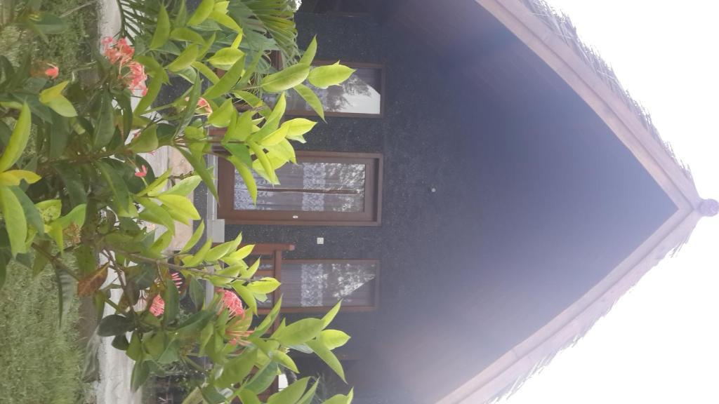 Rose Bungalow Hotel Pemenang Buitenkant foto